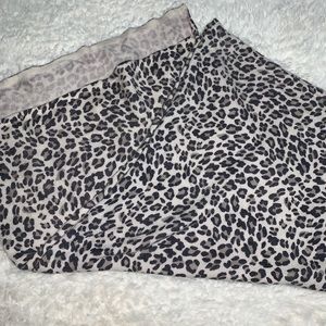Very SOFT Leopard scarf